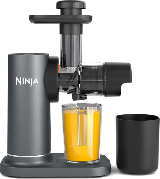 Estrattore di Succo a Freddo Ninja, Compatto 700ml, Contenitore Polpa 1,1L, Succhi e Bevande Salutari, Lavabile in Lavastoviglie, Grigio JC151EU