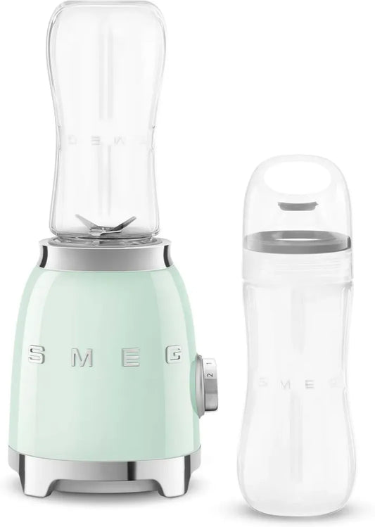 Smeg Frullatore Compatto Verde Pastello 300W, 2 Velocità, Blocco Motore Sicuro, Bottiglie 600ml, Base Antiscivolo